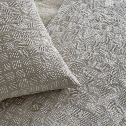 Qasaba Throw-Ann Gish-ANNGISH-THQAK-FLX-Bedding-1-France and Son